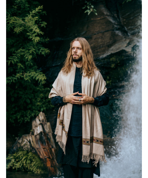 Scarf cream shaila, on shoulders