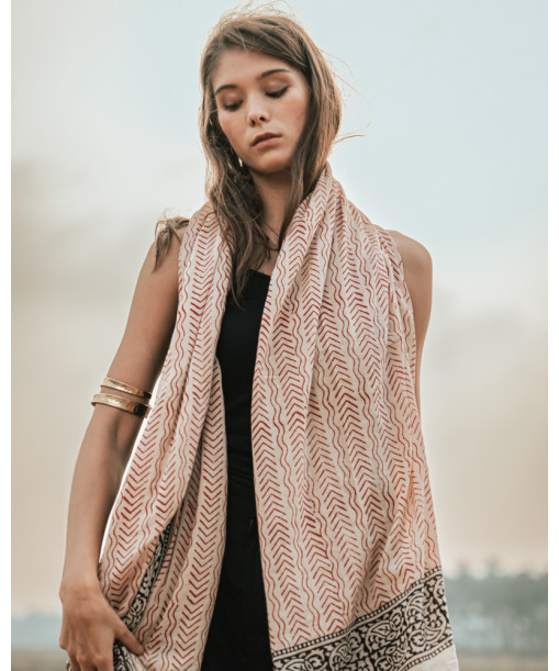 Foulard porté sur les épaules