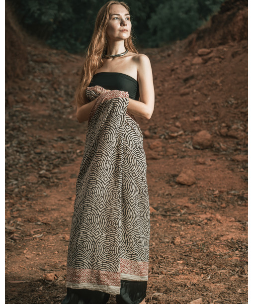 Amba dupatta, multiusage, porté en paréo