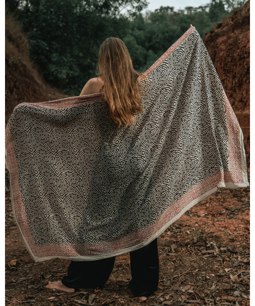 Grand foulard en coton avec un imprimé boho