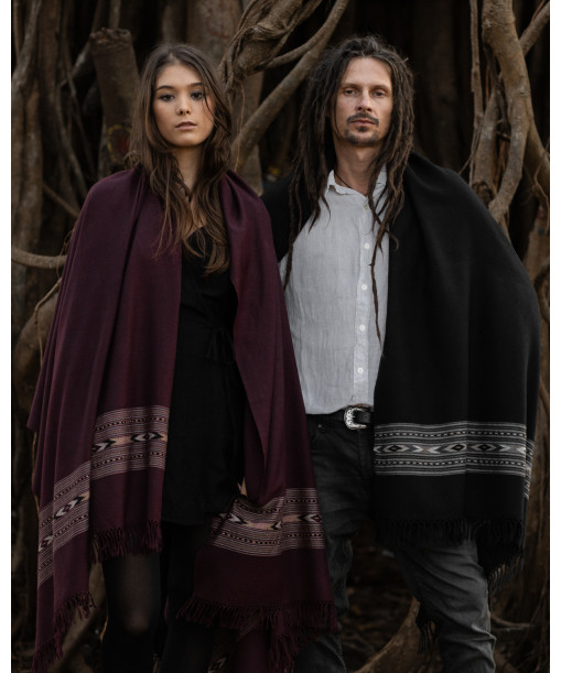 Grand chale en pure laine merinos couleur cassis et couleur noir